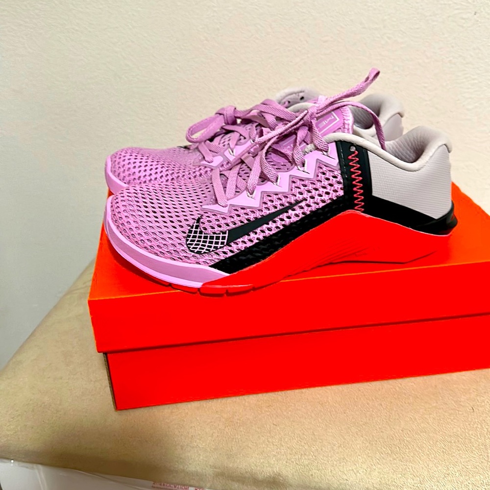 Nike women’s Metcon 6